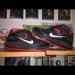 Lebrons lows used size 9.5